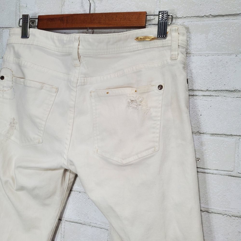 Women's Distressed White Patch Jeans - Picture 15 of 16